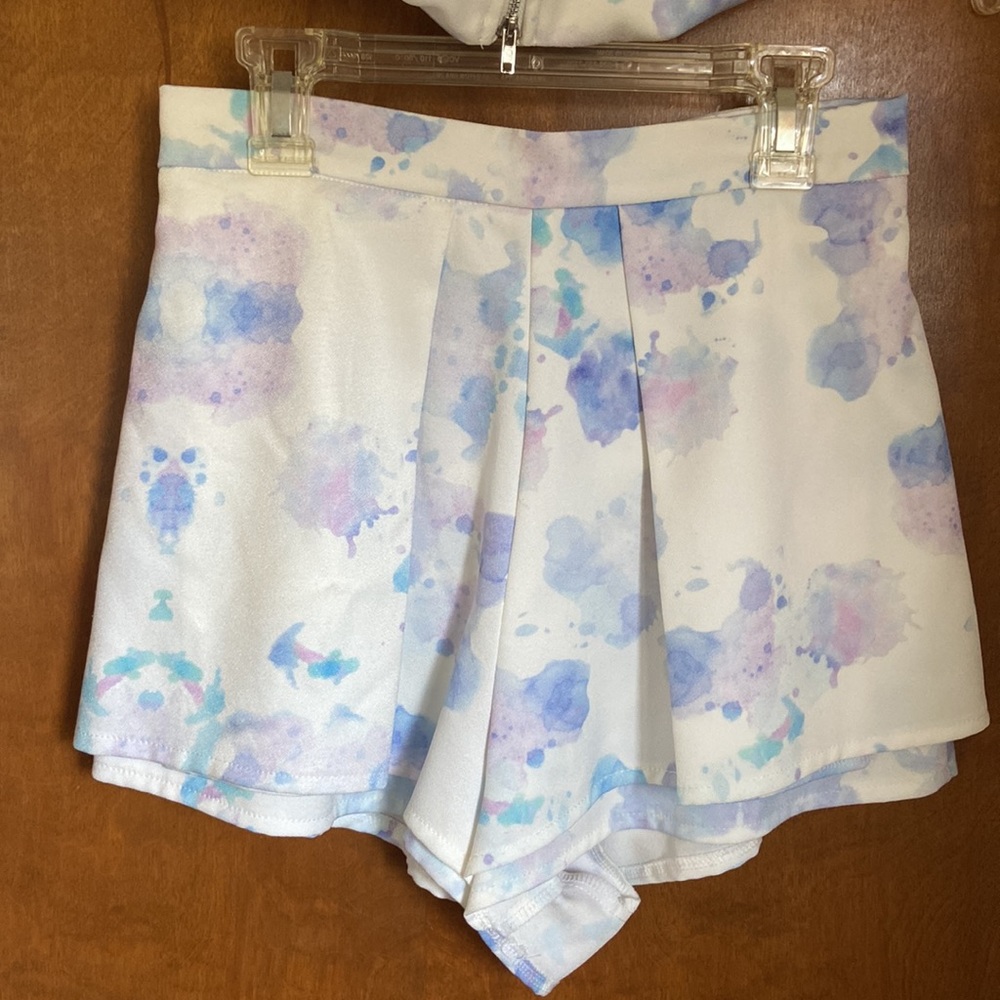 Two piece set - Picture 2 of 4